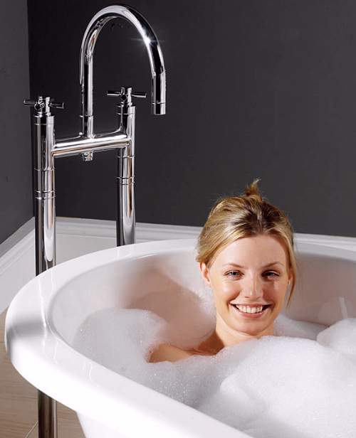 Additional image for Cross head Bath Filler with Swivel Spout.