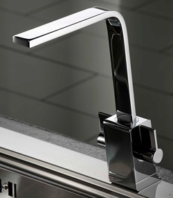 Abode Verso Kitchen Faucet With Swivel Spout (Chrome).