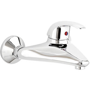 Ultra Liscia Single lever wall mounted bath filler.