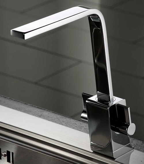 Additional image for Verso Kitchen Faucet With Swivel Spout (Chrome).